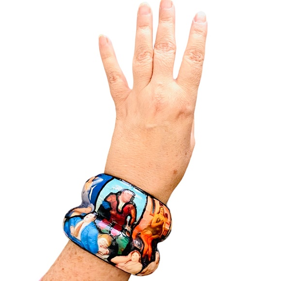 Fernando Botero Art Bangle Bracelet - Picture 9 of 16